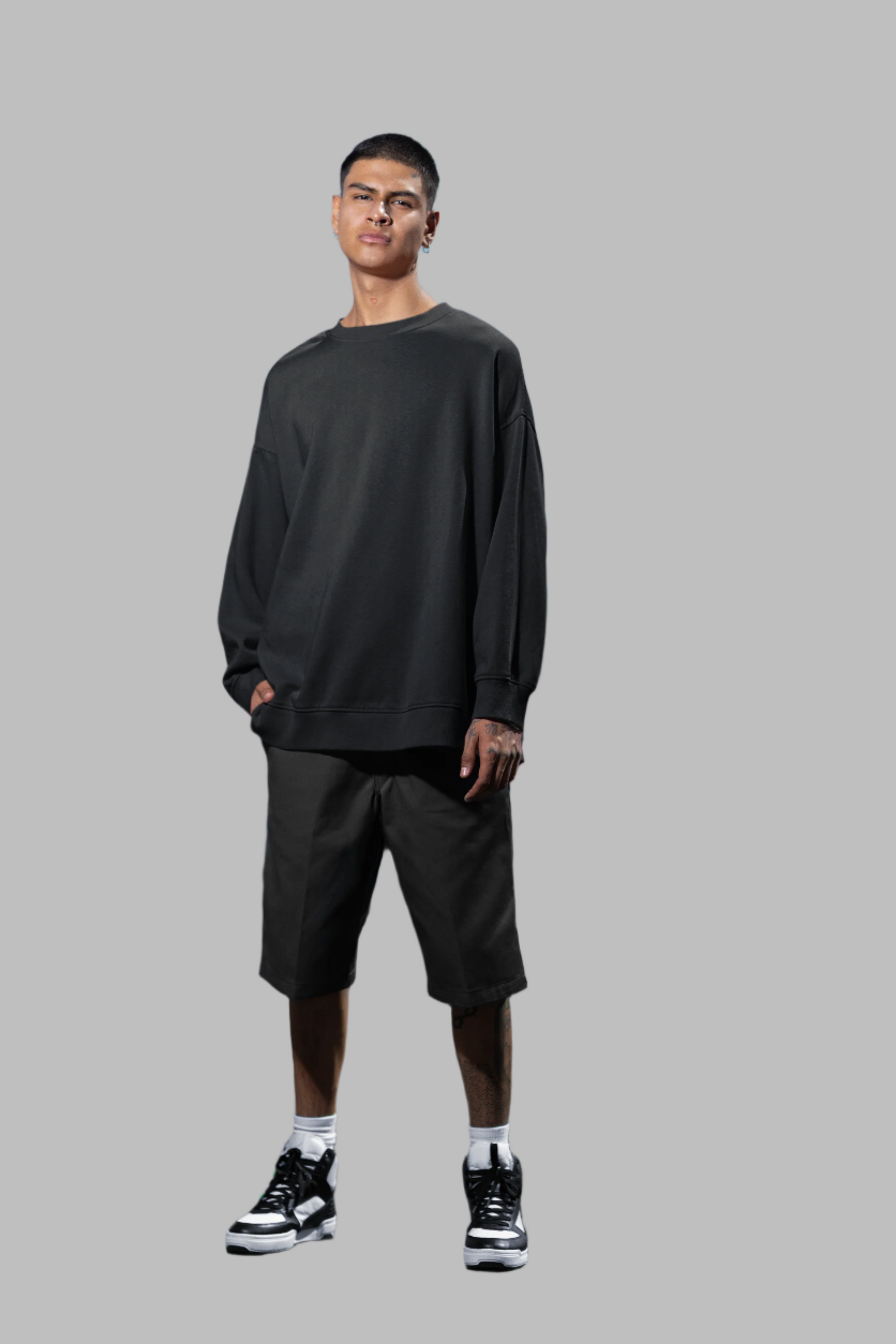 Black - Oversized Sweatshirt